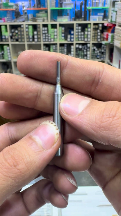 midland-media-a9889afc74fb886242a03c2b-cover | Straight router bit shown in the supplied product video