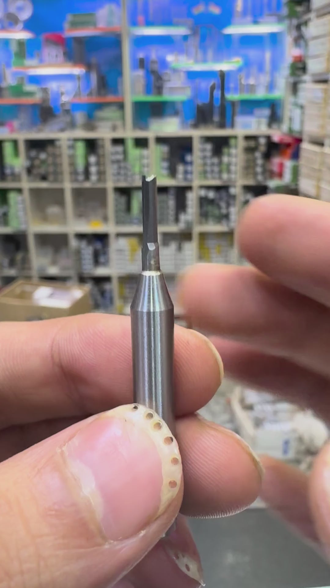 midland-media-ef6b3930cc4e541941b4576a-video | Straight Bit with Solid Carbide Insert product video