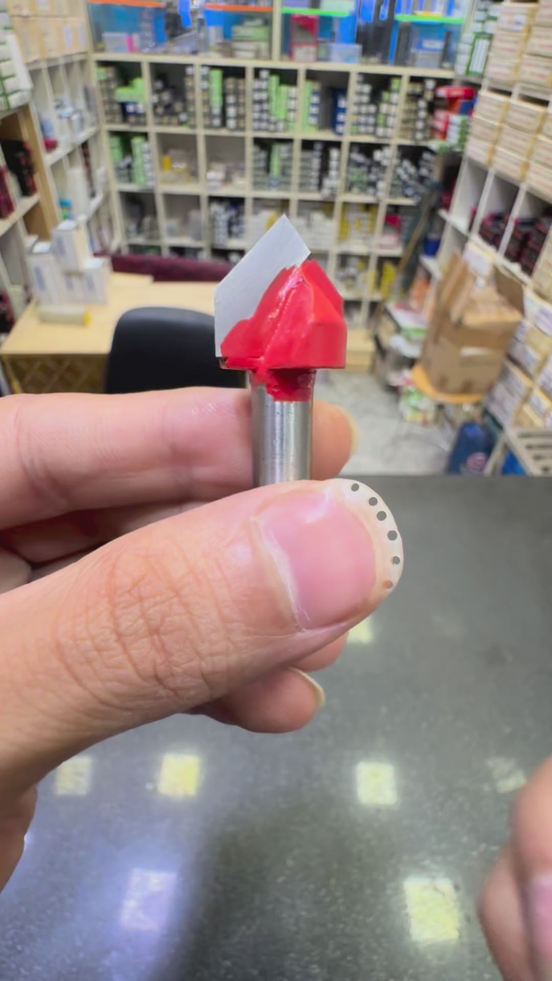 midland-media-3255a99bc56920c076811a3a-video | Pointed V-Groove Router Bits – Universal & Accutec product video